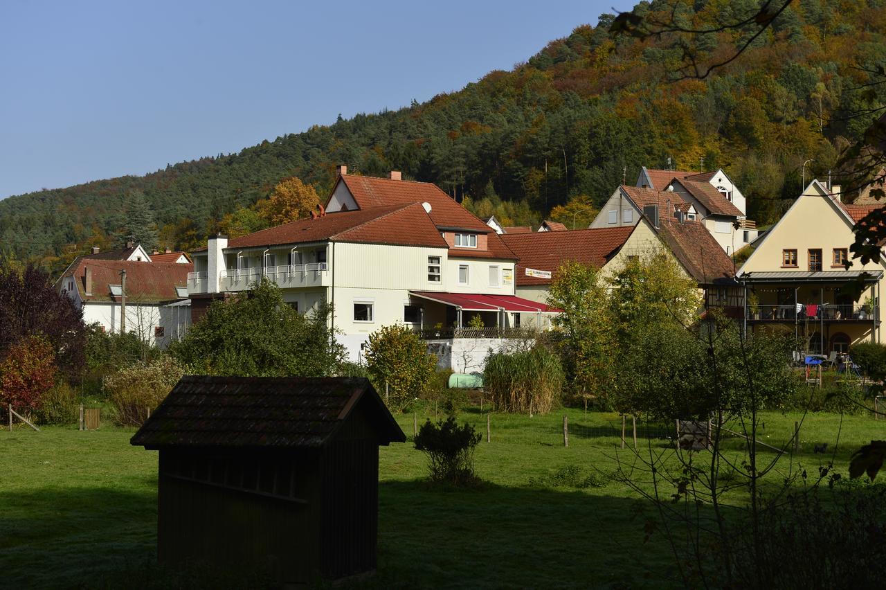 Zur Wegelnburg